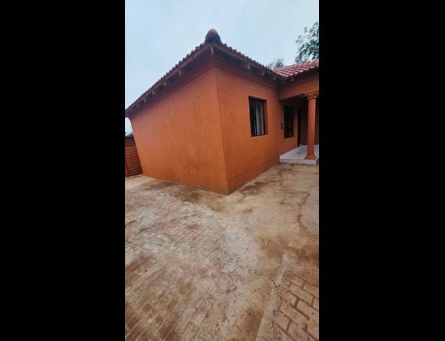 2 BEDROOM PROPERTY TO RENT IN OLIFANTSFONTEIN
